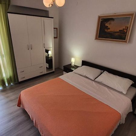 Double Rooms With Terrace Tomica Baška Exteriör bild