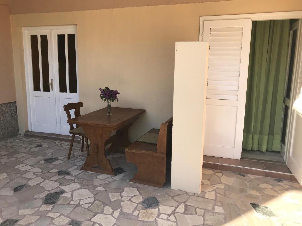 Double Rooms With Terrace Tomica Baška Exteriör bild