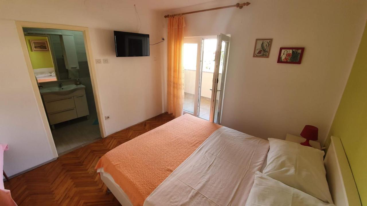 Double Rooms With Terrace Tomica Baška Exteriör bild