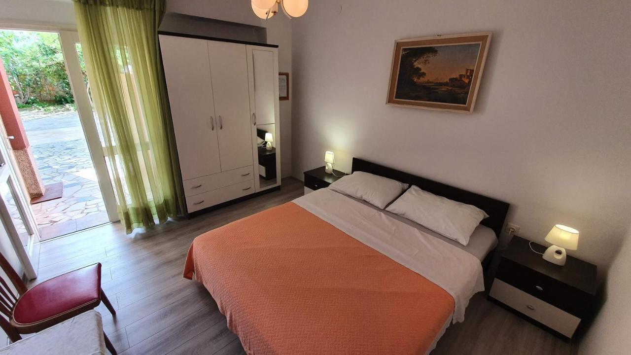 Double Rooms With Terrace Tomica Baška Exteriör bild