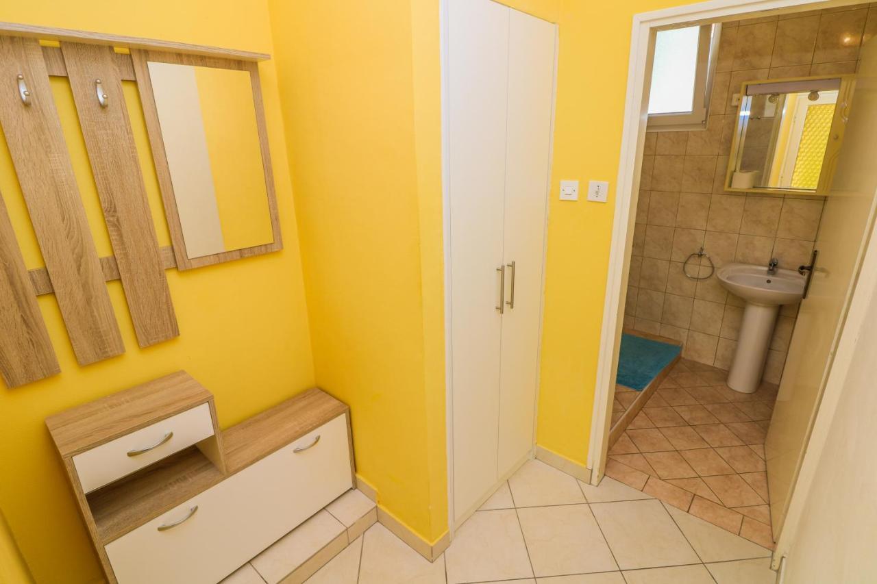 Double Rooms With Terrace Tomica Baška Exteriör bild