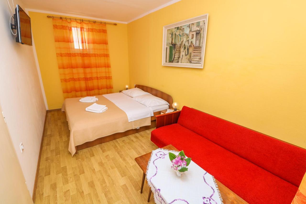 Double Rooms With Terrace Tomica Baška Exteriör bild